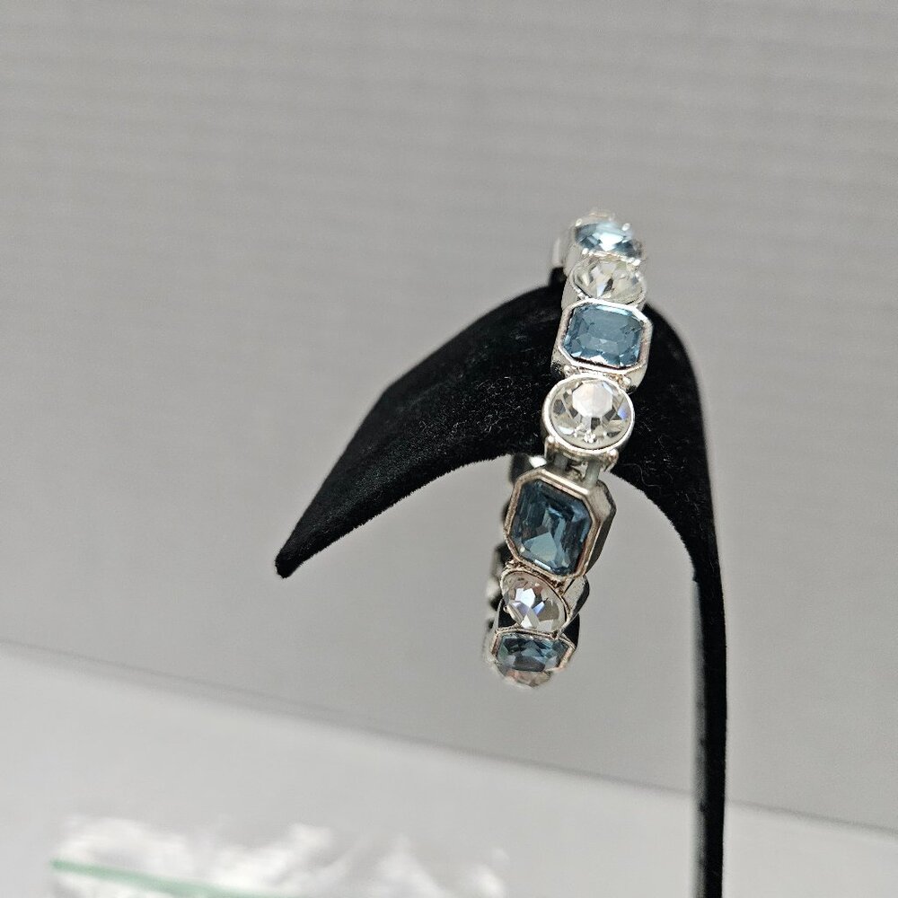 NAPIER SILVER / BLUE STRETCHY BRACELET